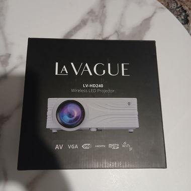 Kabelloser LED-Beamer La Vague LV‑HD240