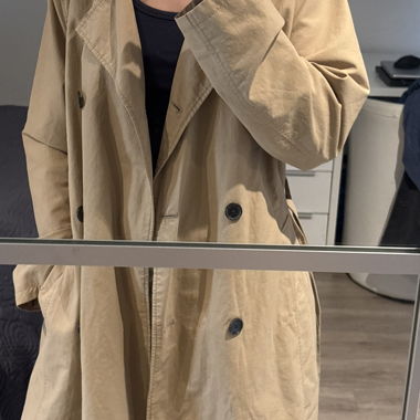 Trench with belt