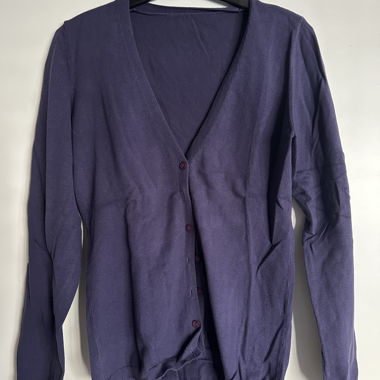 Lila Damen-Cardigan mit V-Ausschnitt