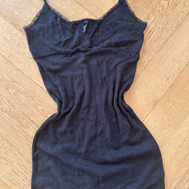 Mini robe avec dentelle 