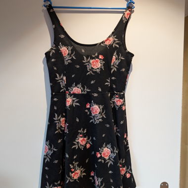 Vestito estivo nero a fiori