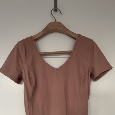 Lululemon Sports Top – Blush Pink, Size 38