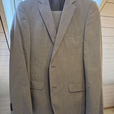 Boss pinstripe summer suit size 94