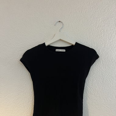 black crop top
