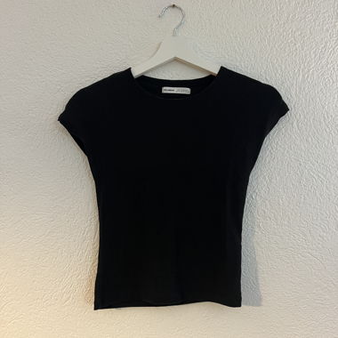 black crop top
