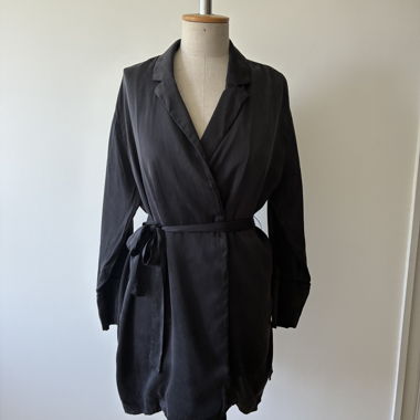 Blazer portefeuille en soie noire