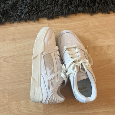 PUMA Sneakers