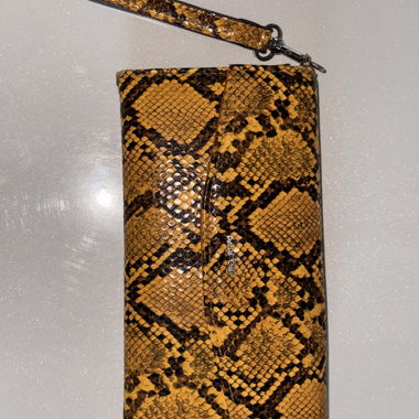 Porte-monnaie Parfois effet python jaune moutarde