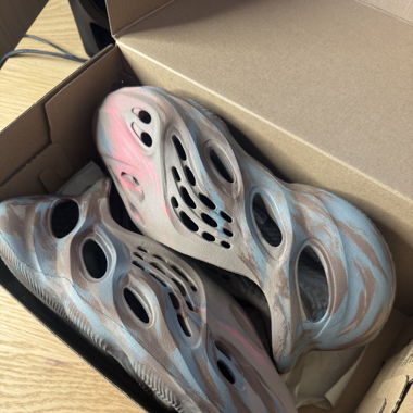 Yeezy Foam Runner Gr.40,5 passt auf Gr.39
