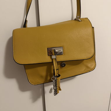 Zara Schultertasche Senfgelb