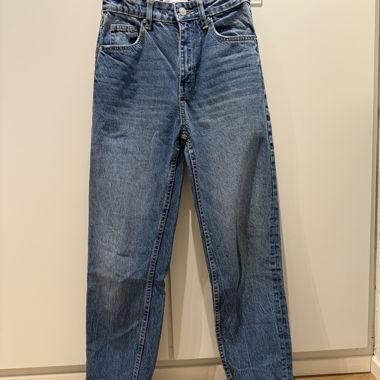 BERSHKA Mom Fit jeans blue denim high waist