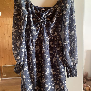 Robe florale avec lien