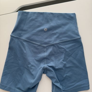 Blaue Lululemon Align Shorts