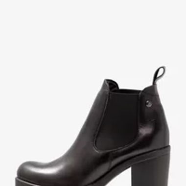 Boots mit Absatz