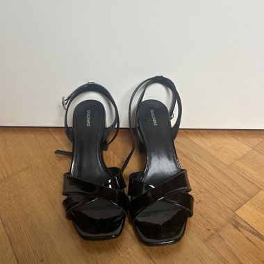 Graceland Black Heeled Sandals