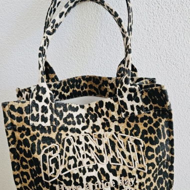GANNI SHOPPER