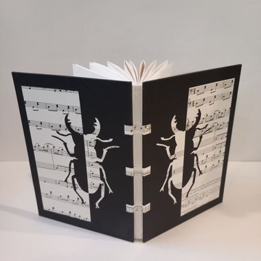 Handmade - Livre à décors insecte