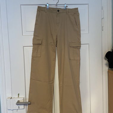 Wide leg cargo pants women