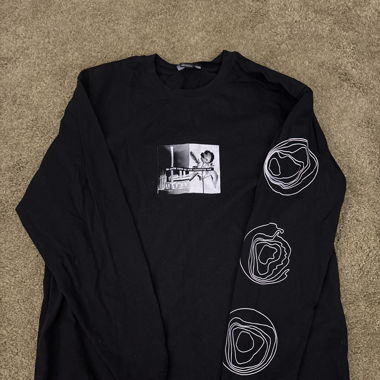 schwarzes Langarm Shirt mit Graphics