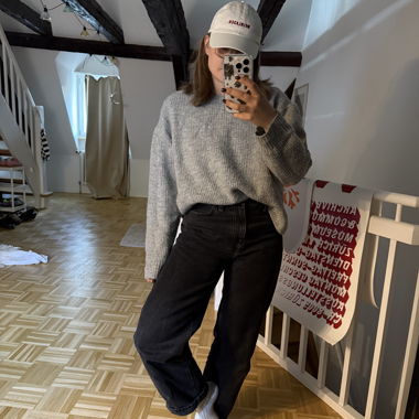 Grey Knitted Sweater – Size L