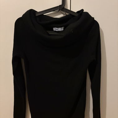 Pullover mit offenen Schultern und langen Ärmeln