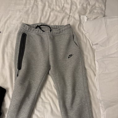 Nike tech gris 