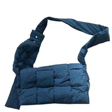 Schwarze Pufferbag