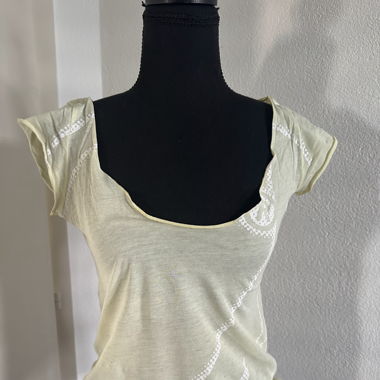 Zartes Baby-Yellow Top