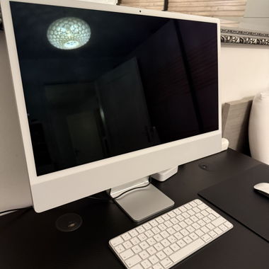 Apple iMac 24" M1 (2021) avec 8 Go de RAM / 512 Go de SSD