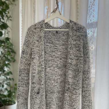 Flauschige Strickjacke