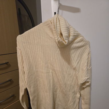 Pale Yellow Turtleneck