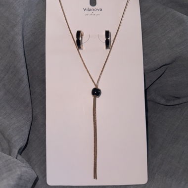 Set boucles d’oreilles et collier 