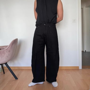 Schwarze weite Casual-Hose von Zara