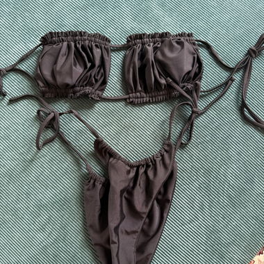 Schwarzer Bikini