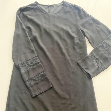 Robe noire ajourée Zara 