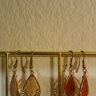 Lot de boucles d’oreilles pendantes dorées