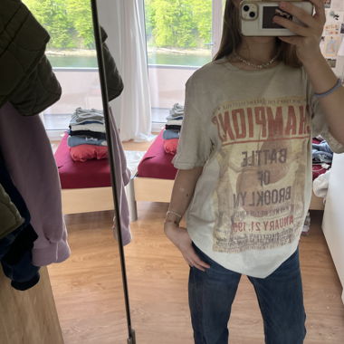 #t-shirt
