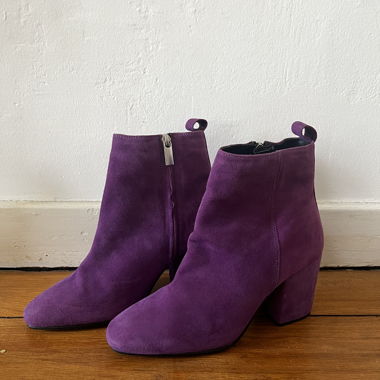 Lilac suede ankle boots
