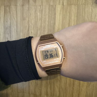 Casio Roségold-Uhr