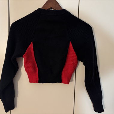 ZARA maglione corto a maglia nero-rosso S