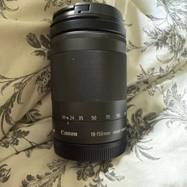 Canon eos-m 18-150mm objectif