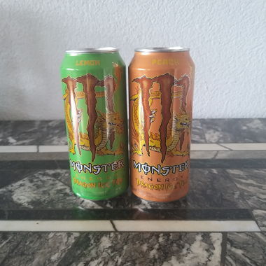 Leere Monster Energy « Dragon Ice Tea » Pfirsich, Zitrone