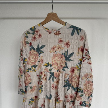 Blumen-Kleid von ZARA Gr. XS Neu