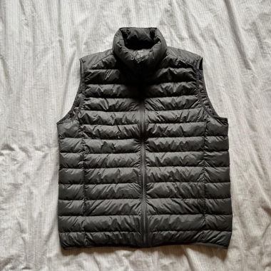 Light Weight Uniqlo Quilted Vest