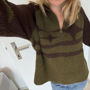 Cute zip up jumper