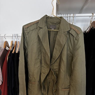 Mid season vest