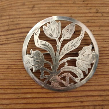 Flower Metal Appliqué Brooch