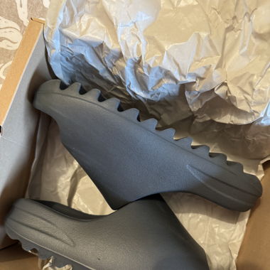 Yeezy Slide Slate Grey