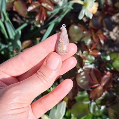 Pendentif en Rhodonite suisse