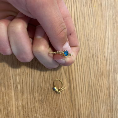 Boucles d’oreilles avec pierre bleue